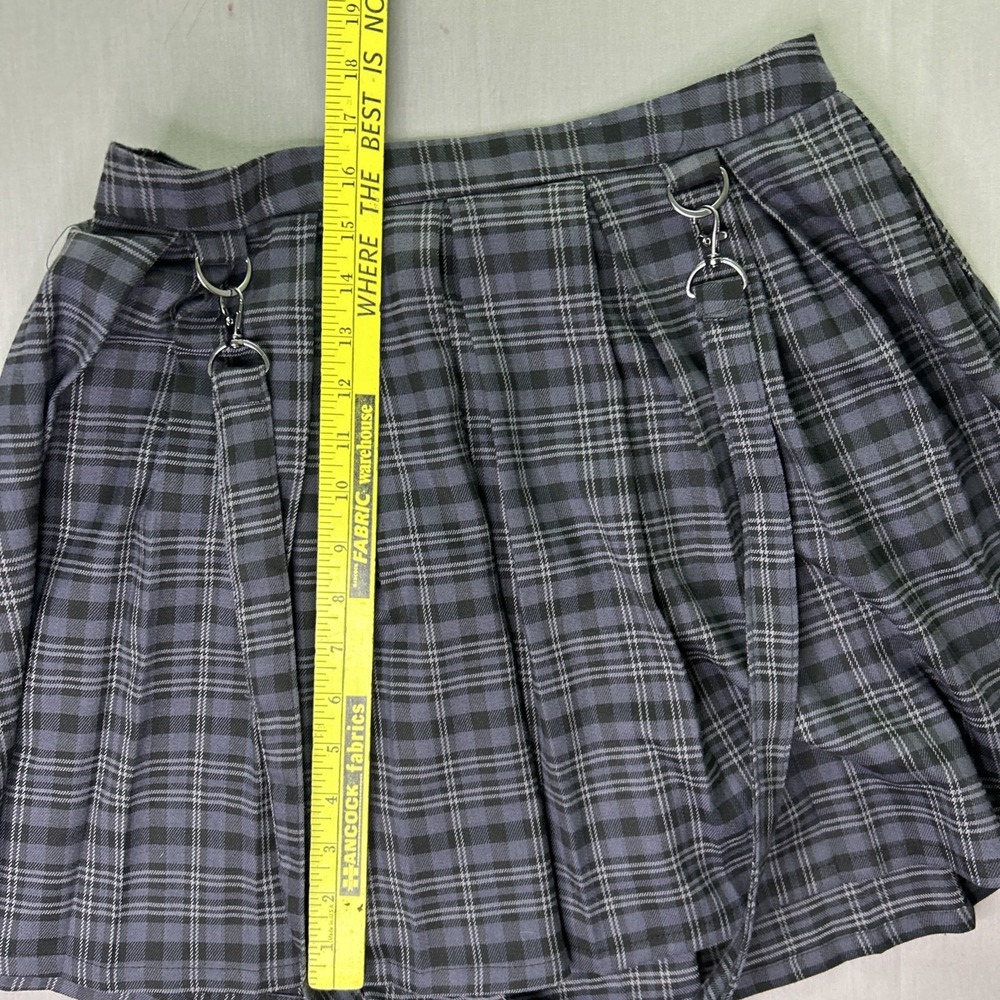 Hot Topic Plaid Pleated Skirt Medium O-Ring Strap Y2K Goth Alt Punk - Picture 3 of 5